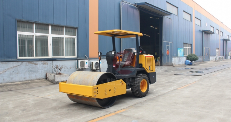 怎样操作座驾式压路机才准确？？？？？