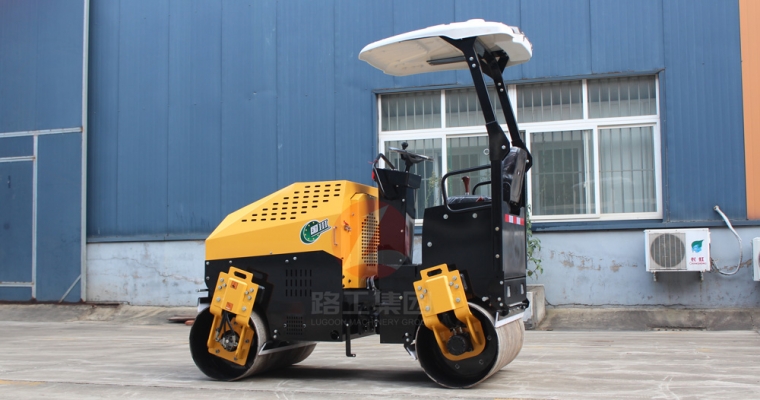 小型压路机路面施工打滑怎么办？？？